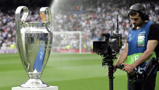 Begehrte Trophäe: Der Champions-League-Pokal der UEFA
