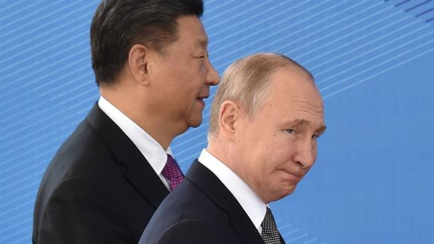 Xi bei Putin: Freundschafts- oder Vermittlungsbesuch?