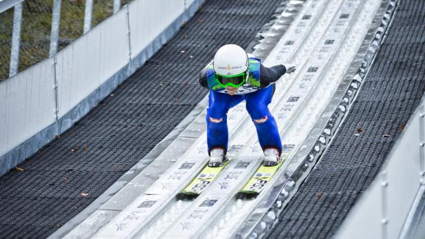 Eva Pinkelnig, Skispringerin aus Vorarlberg, Bild ist honorarfrei