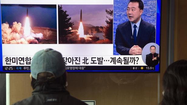 North Korea launches a ballistic missile amid US/South Korea millitary drills