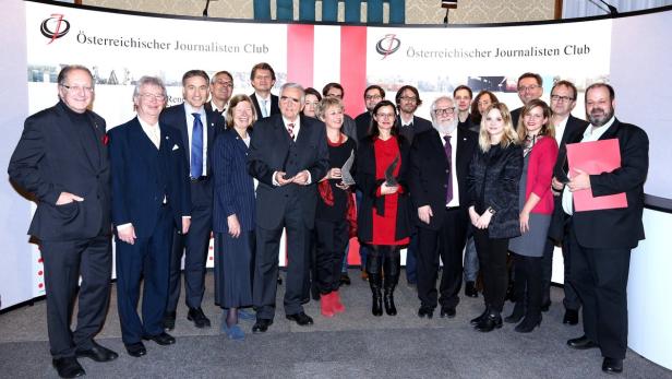 Die Preisträger, Nominierte, Laudatoren und der ÖJC-Vorstand bei der Verleihung des Dr.Karl Renner - Publizistikpreises 2014 am 2. Dezember 2014 im Wiener Rathaus