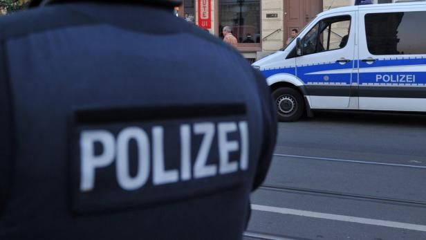 Hannover: Knochenteile und lebendes Baby in Koffer gefunden