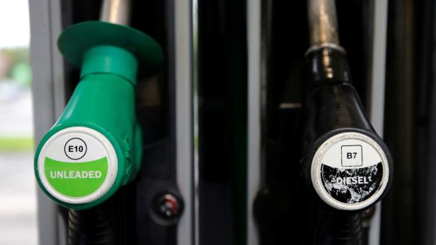 Bei Benzin werden bisher zehn Prozent Biosprit beigement (&quot;E10&quot;), bei Diesel sind es sieben Prozent (B7)
