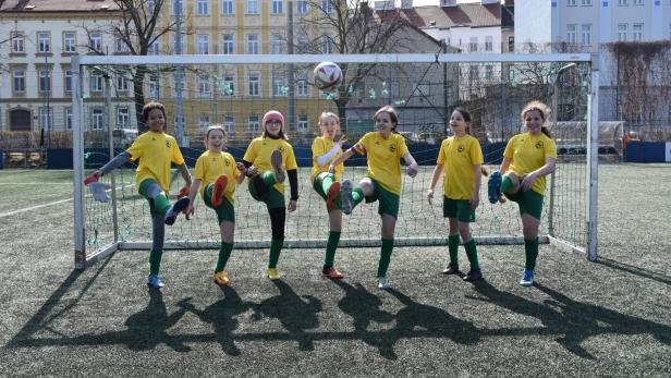 Premiere: Erste Wiener Mädchenliga im Fußball gestartet