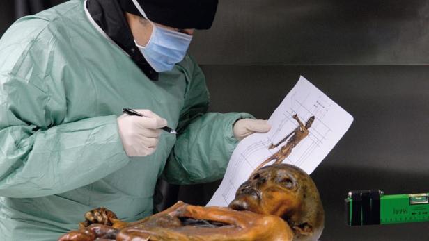 &quot;Ötzi ist als Untersuchungsobjekt einzigartig&quot;, sagt Bioinformatiker Thomas Rattei.