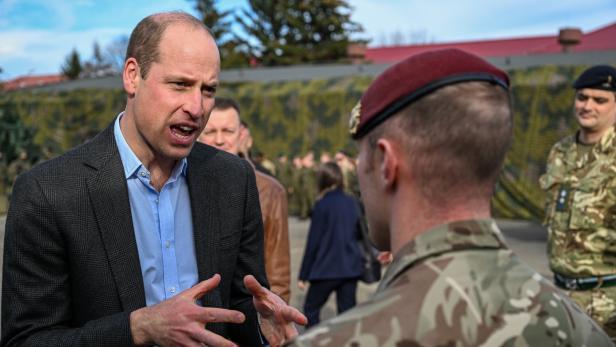 British Prince William visits soldiers in Rzeszow Prinz William