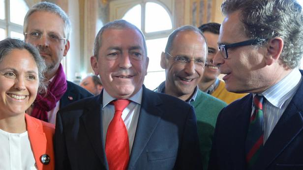 NEOS-Kandidatin Barbara Unterkofler (l.), SPÖ-Bürgermeister Heinz Schaden, Christoph Ferch (Bürger für Salzburg)