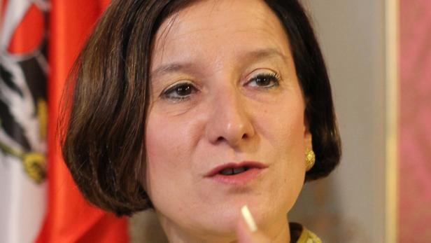 Aufregung um Vergabe eines Werbe- und PR-Vertrages