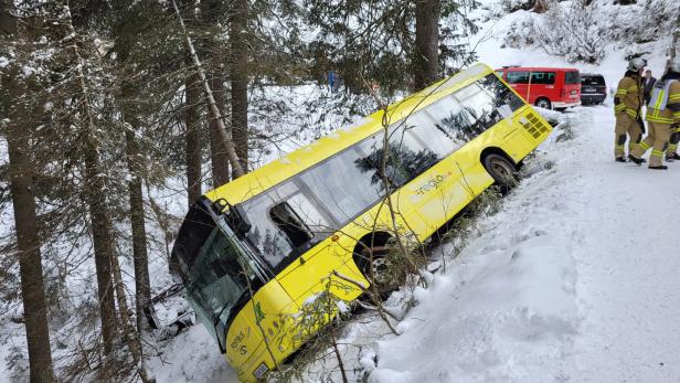 Wintereinbruch in Tirol sorgte für mehrere Verkehrsunfälle 