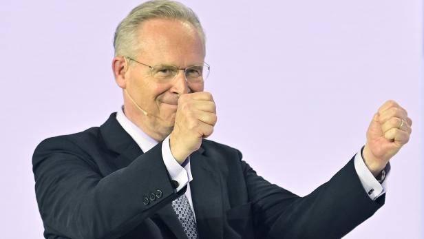 Neues Video: ÖVP-Chef Mahrer sorgt sich nun um den Viktor-Adler-Markt