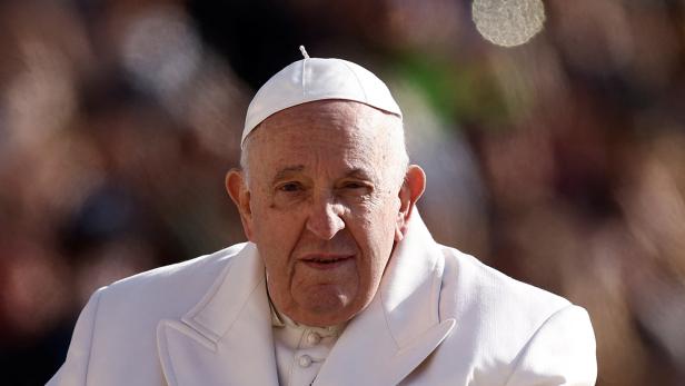 Atembeschwerden: Papst verbrachte ruhige Nacht im Krankenhaus