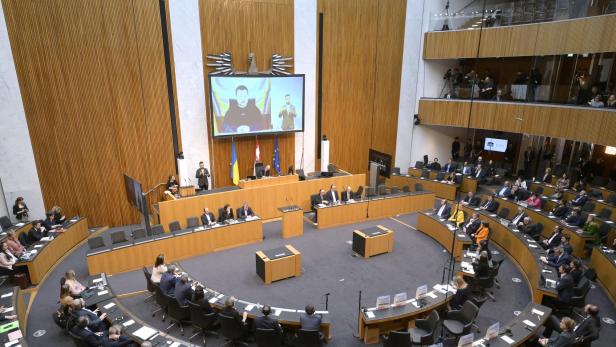 Präsident Wolodymyr Selenskyj im Parlament