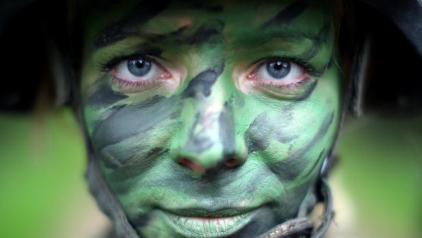 25 Jahre Frauen beim Bundesheer: Habt Acht, Soldatinnen!