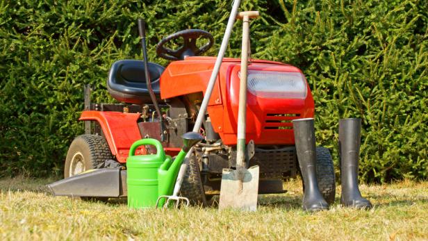 Die Hauscomfort bietet u.a. Garten- und Reinigungsarbeiten für Private an. Besonders wirtschaftlich dürfte dort allerdings nicht gearbeitet werden.