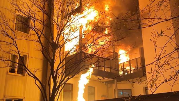 Feuerwehr-Großeinsatz in Favoriten: Frau starb bei Zimmerbrand