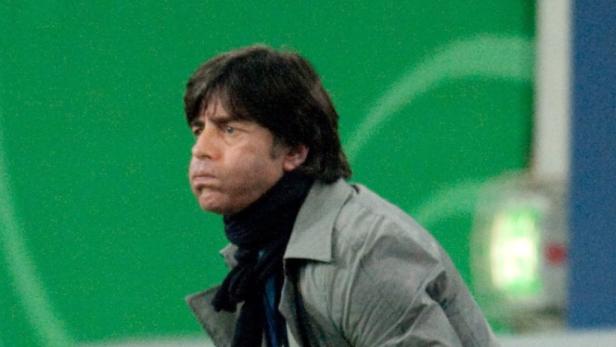 "Andere Länder sehen, wir lassen jetzt nicht nach. Die Mannschaft ist stark und hungrig", meint Bundestrainer Joachim Löw. Löw: "Ein bisschen Angst vor Deutschland"