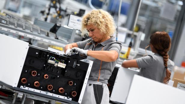 German Chancellor Olaf Scholz visits the plant of German gas heating manufacturer Viessmann in Allendorf