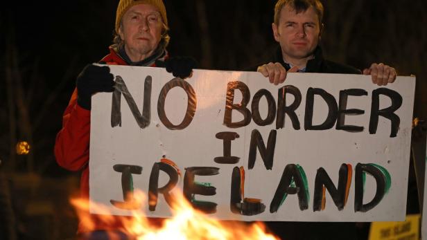 Proteste gegen den Brexit - an der Grenze zwischen Irland und Nordirland