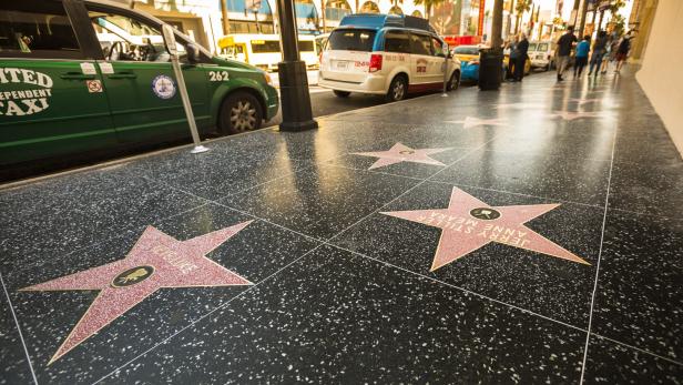 Sterne auf dem Hollywood Walk of Fame, darunter der von Jerry Stiller und Anne Meara.