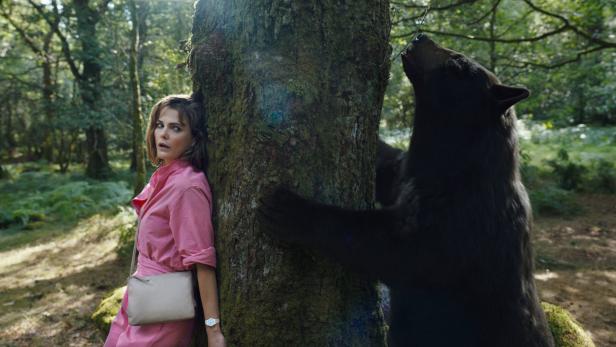 Keri Russell versteckt sich vor dem wildgewordenen Koksbären: &quot;Cocaine Bear&quot;