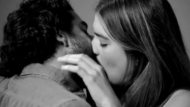 Kuss-Video entpuppt sich als virale Werbung