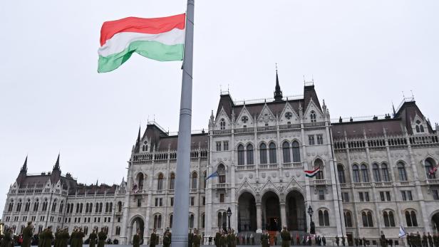 Ungarischer Staatssekretär: "Wir sagen, was die Bevölkerung denkt"