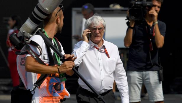 Im Geschäft: Mit 85 Jahren lenkt Ecclestone noch immer die Geschicke der Formel 1.