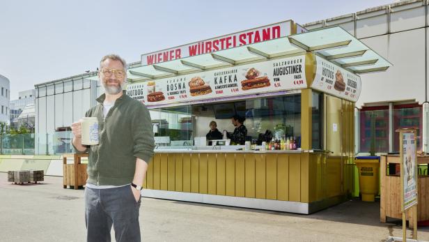 Mike Lanner hat in Spittelau den zweiten &quot;Wiener Würstelstand&quot; eröffnet
