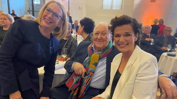Alt-Innenminister Karl Blecha feierte seinen 90er