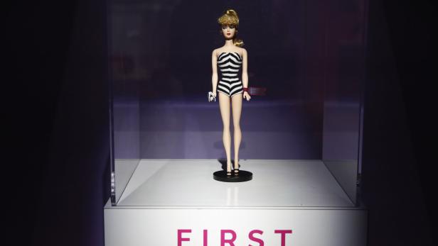 1959 tauchte die erste Barbie im Fernsehen aut. Heute ist sie viel Geld wert.