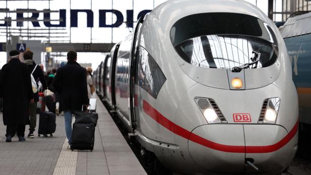 Nationwide transport strike to halt Deutsche Bahn operations on 27 March