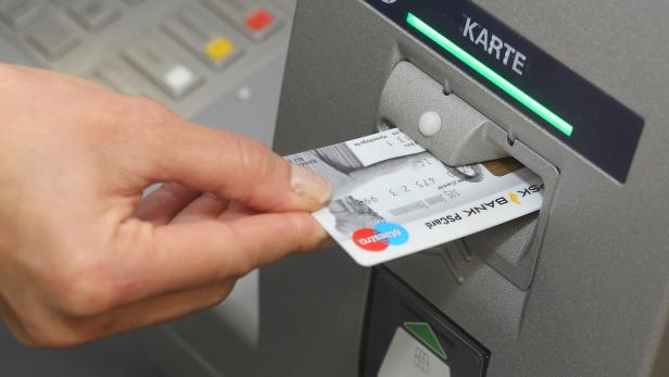 Bankomatkarten gestohlen: Polizei bittet um Hinweise