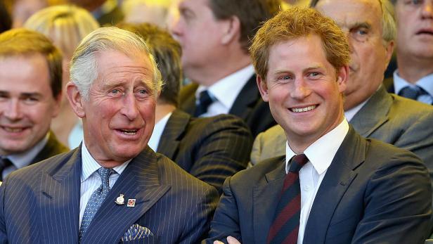 König Charles und Prinz Harry im Jahr 2014