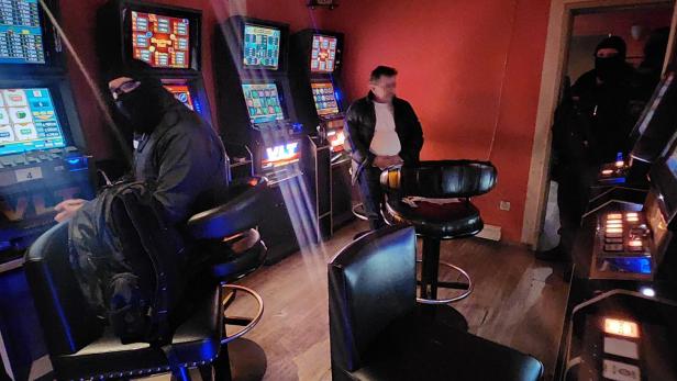76 illegale Glücksspielautomaten beschlagnahmt