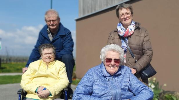 Senioren aus Sozialzentrum Krems lernten bei Ausflug über Obstanbau