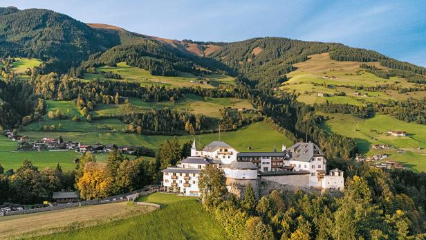 Historisches Ambiente, luxuriöse Ausstattung, Traumlage: Hotel Schloss Mittersill.