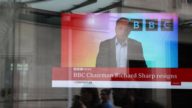 Rücktritt des BBC-Vorsitzenden wegen Kredit an Boris Johnson