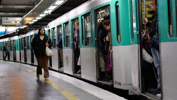 Nach tödlichem Unfall: Pariser Metro-Fahrer legten Arbeit nieder