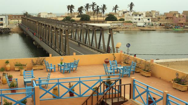 Österreichs innovative Weltmarktführer wie Waagner-Biro sind seit Jahrzehnten in Afrika tätig. Hier ist eine Brücke der Firma im Senegal zu sehen.