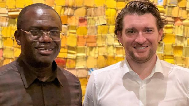 Maierhofer mit Geschäftspartner Agyepong aus Ghana