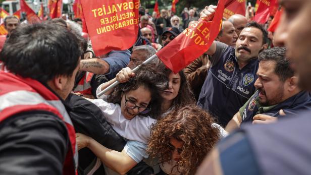 Istanbul zwischen Mai-Demo, Wahlkampf und Atatürk