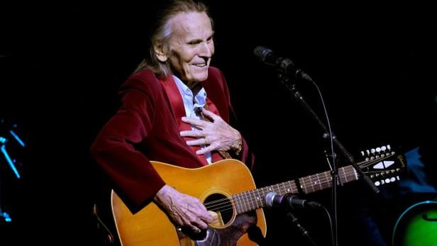 FILE PHOTO: Gordon Lightfoot performs at the newly refurbished Massey Hall in Toronto