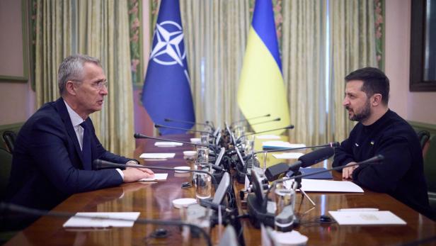 TOPSHOT-UKRAINE-RUSSIA-CONFLICT-WAR-NATO-DIPLOMACY