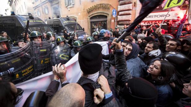 Rom: Handfester Widerstand gegen gelockerten Kündigungsschutz.
