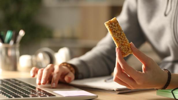 Wie gesund sind Müsli- und Proteinriegel wirklich? Eine Expertin klärt auf