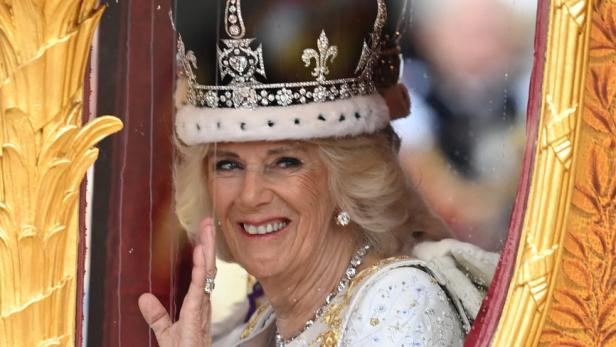 Nebenbei befördert: Warum Camilla jetzt doch eine echte Königin ist