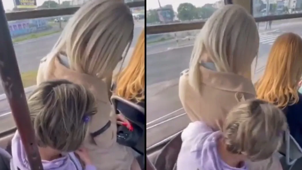 Streit um Sitzplatz im Öffi geht viral: Junge Frau setzte sich auf ältere