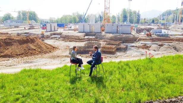 Im KURIER-Interview auf der Baustelle von Windhager in Pinsdorf, Oberösterreich