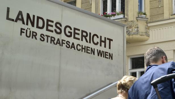 Eingangsbereich zum Straflandesgericht Wien.