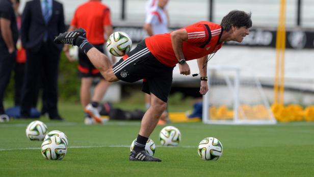 &quot;Entweder man gewinnt, oder man fährt nach Hause.&quot; Deutschlands Teamchef Joachim Löw kennt sich mit dem Modus in der K.-o.-Phase aus.